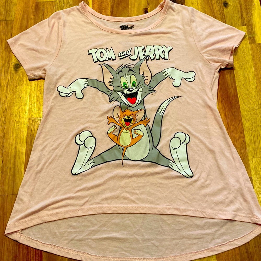 Girls medium pink t-shirt. Gently used & smoke-free home.